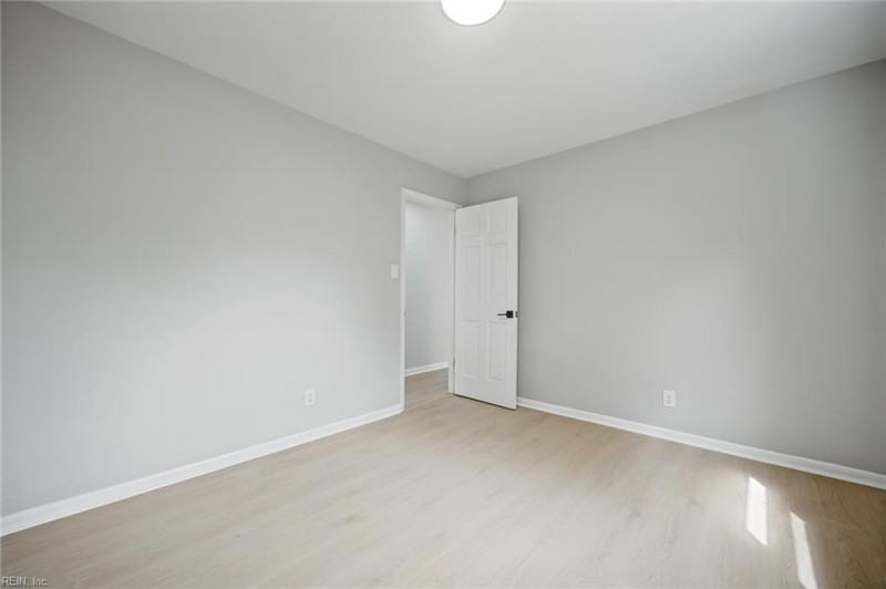 Photo 21 of 45 residential for sale in Chesapeake virginia