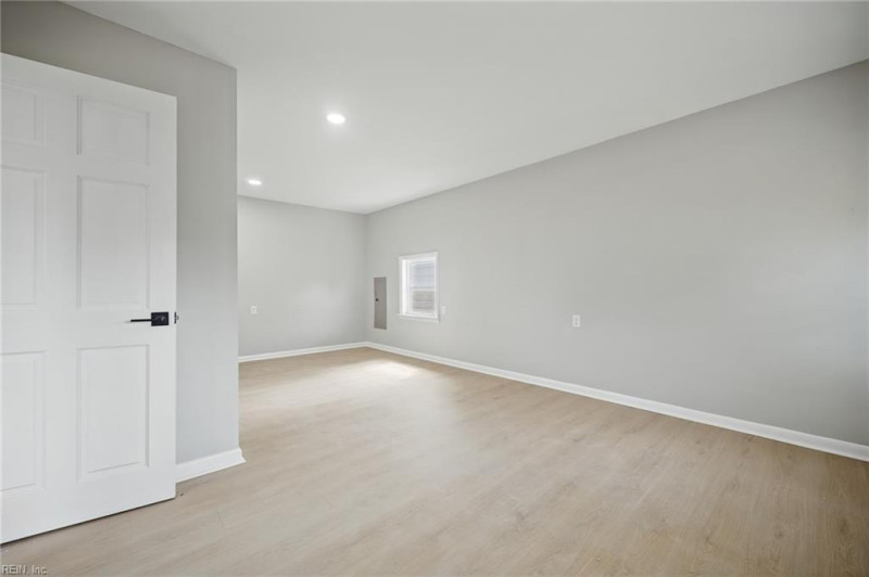 Photo 32 of 45 residential for sale in Chesapeake virginia