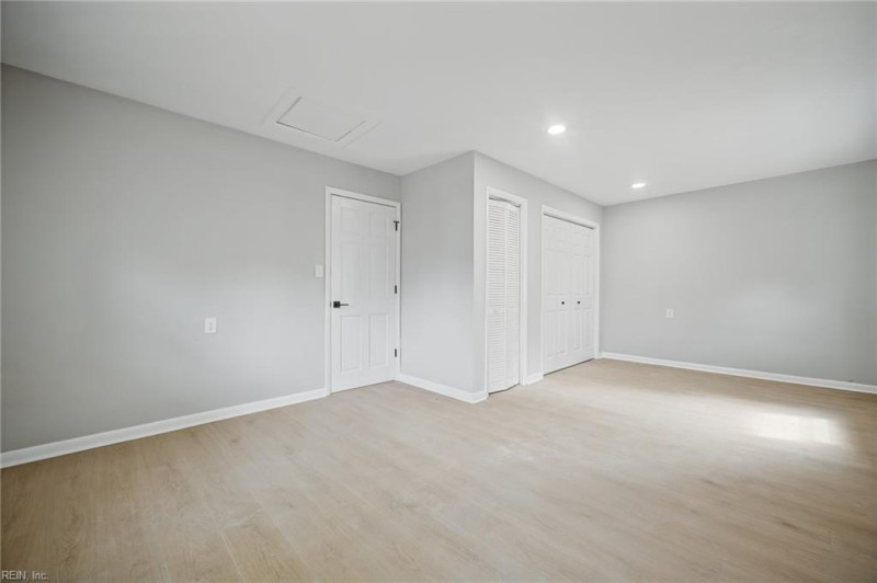 Photo 34 of 45 residential for sale in Chesapeake virginia