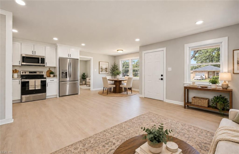 Photo 8 of 45 residential for sale in Chesapeake virginia
