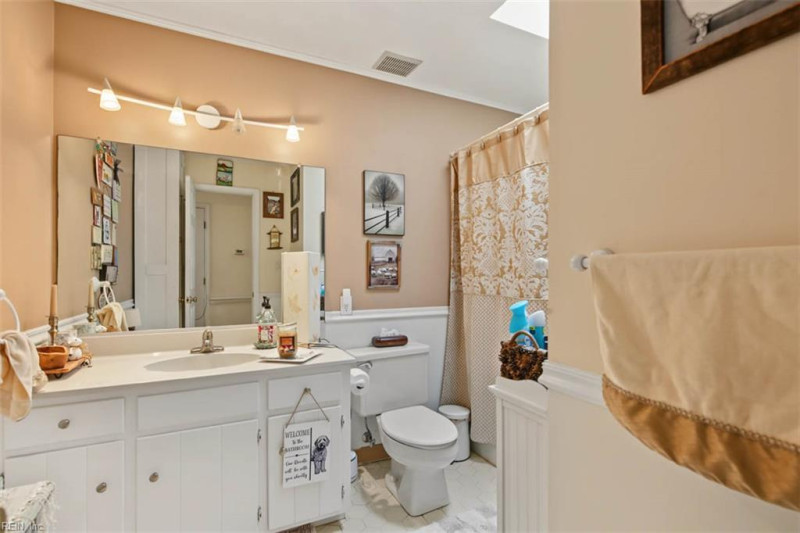 Photo 16 of 21 residential for sale in York County virginia