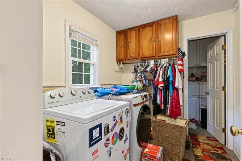 Photo 17 of 21 residential for sale in York County virginia