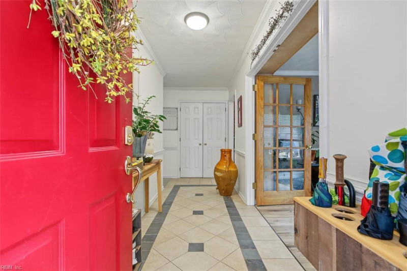 Photo 3 of 21 residential for sale in York County virginia
