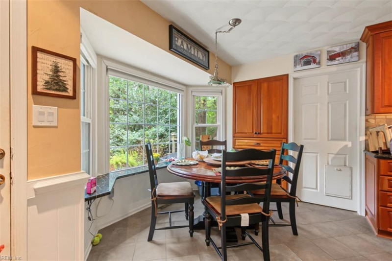 Photo 9 of 21 residential for sale in York County virginia