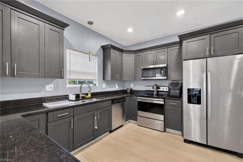 Photo 12 of 34 residential for sale in Norfolk virginia