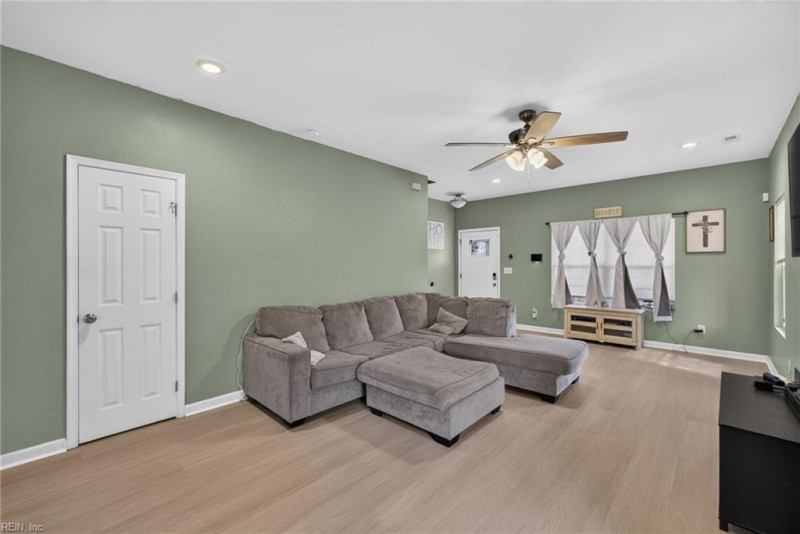Photo 5 of 34 residential for sale in Norfolk virginia