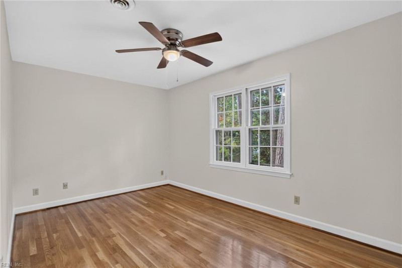 Photo 33 of 45 residential for sale in Chesapeake virginia Photo 33 of 45 residential for sale in Chesapeake virginia