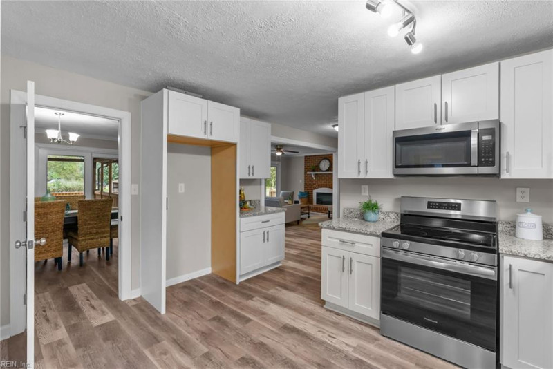 Photo 17 of 49 residential for sale in Poquoson virginia