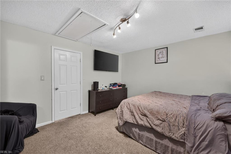 Photo 13 of 29 residential for sale in Virginia Beach virginia