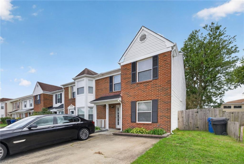 Photo 3 of 29 residential for sale in Virginia Beach virginia
