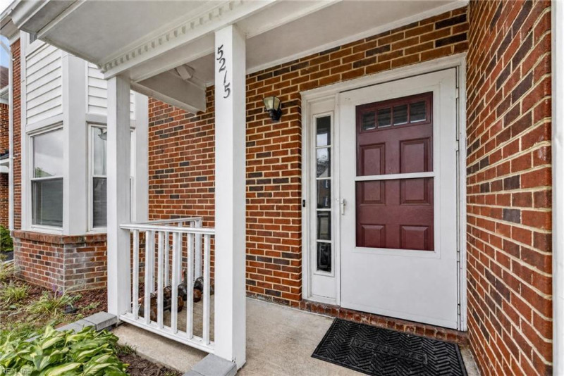 Photo 4 of 29 residential for sale in Virginia Beach virginia