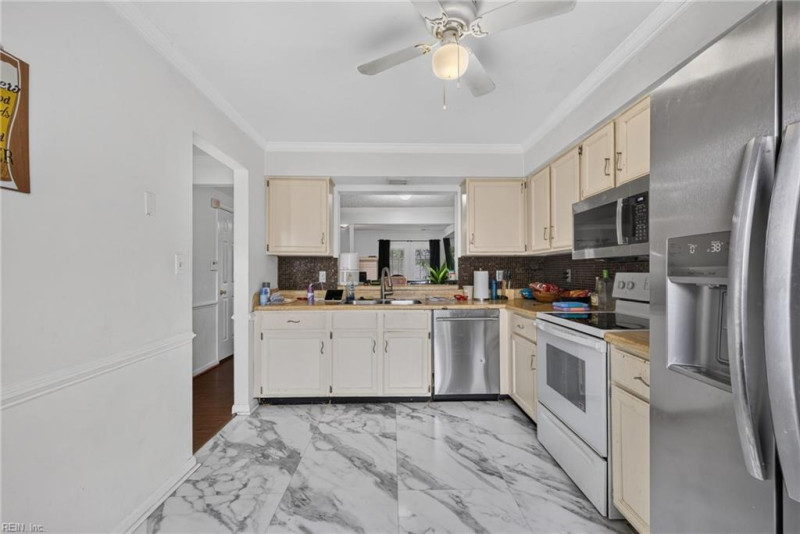 Photo 7 of 29 residential for sale in Virginia Beach virginia