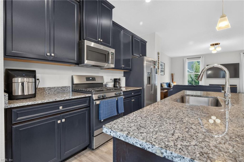 Photo 10 of 47 residential for sale in Chesapeake virginia