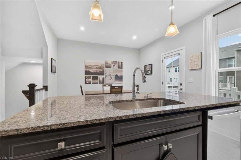 Photo 11 of 47 residential for sale in Chesapeake virginia