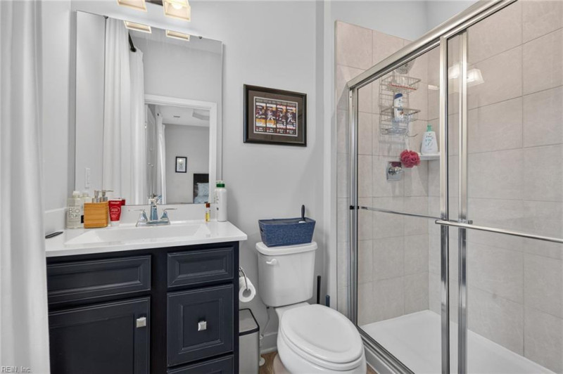 Photo 18 of 47 residential for sale in Chesapeake virginia