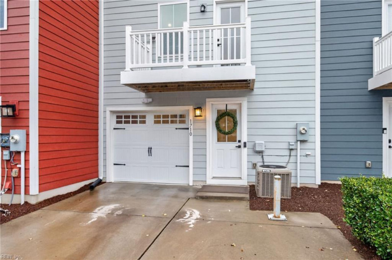 Photo 29 of 47 residential for sale in Chesapeake virginia