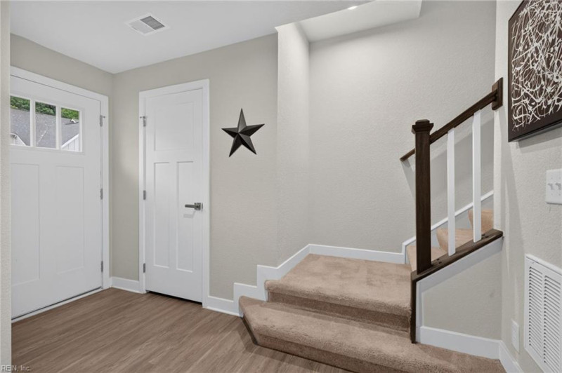 Photo 5 of 47 residential for sale in Chesapeake virginia