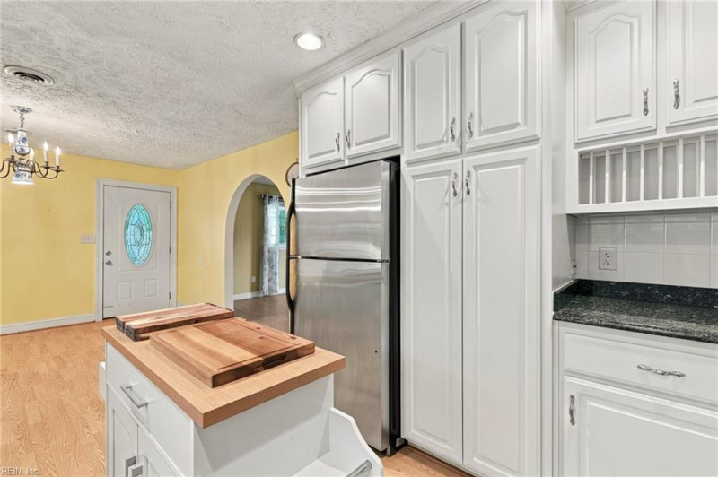 Photo 10 of 26 residential for sale in Gloucester County virginia