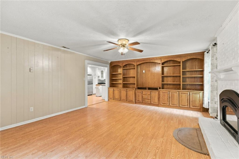 Photo 15 of 26 residential for sale in Gloucester County virginia