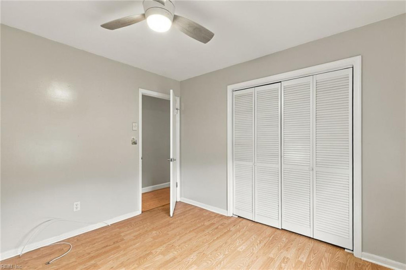 Photo 17 of 26 residential for sale in Gloucester County virginia
