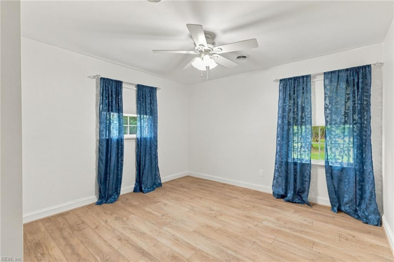 Photo 19 of 26 residential for sale in Gloucester County virginia