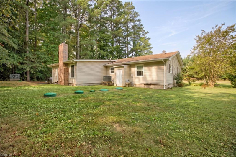 Photo 25 of 26 residential for sale in Gloucester County virginia