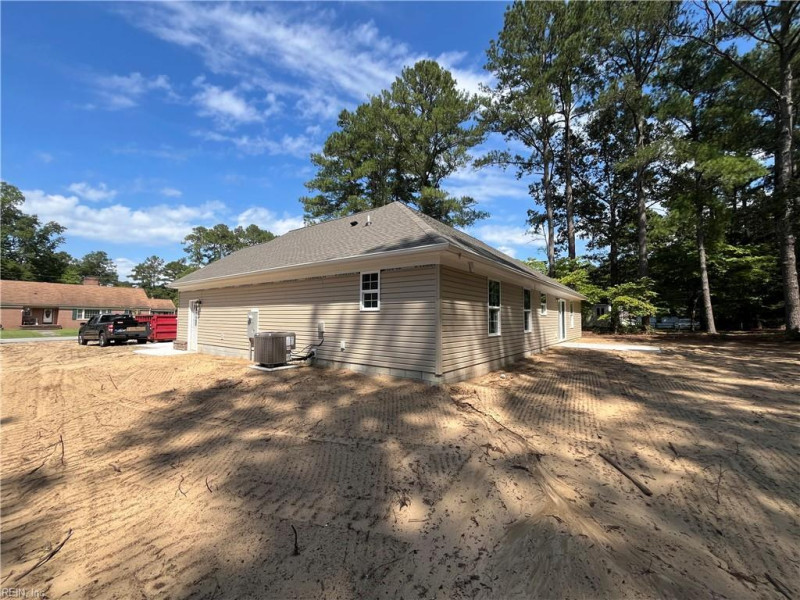 Photo 8 of 10 residential for sale in Southampton County virginia