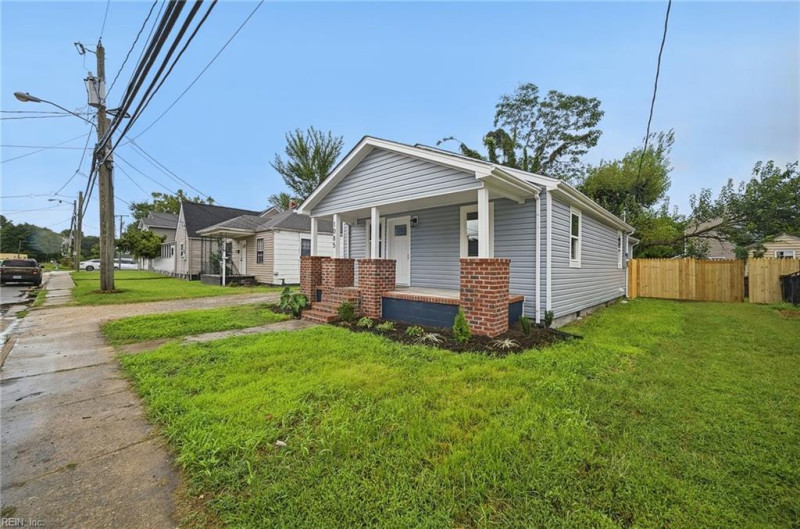 Photo 14 of 18 residential for sale in Chesapeake virginia