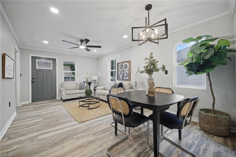 Photo 3 of 18 residential for sale in Chesapeake virginia