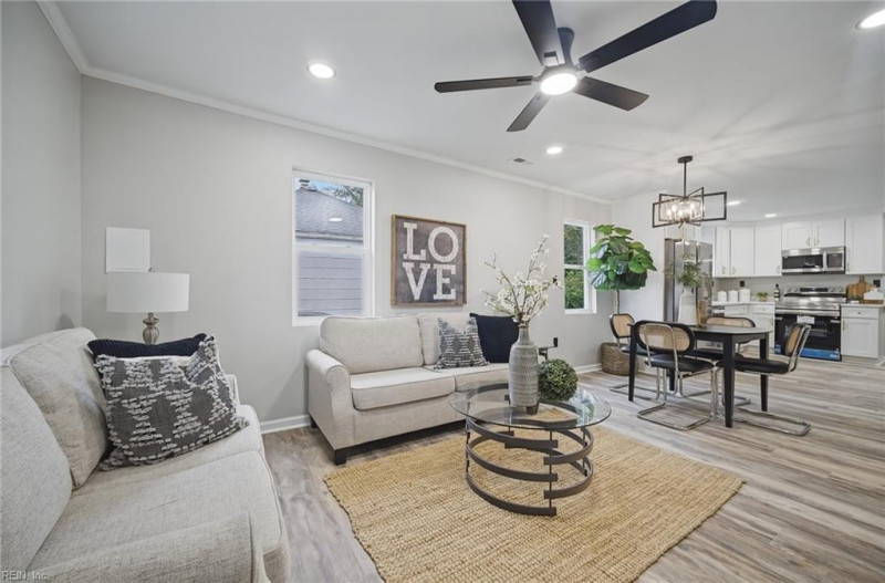 Photo 5 of 18 residential for sale in Chesapeake virginia