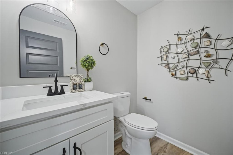 Photo 8 of 18 residential for sale in Chesapeake virginia