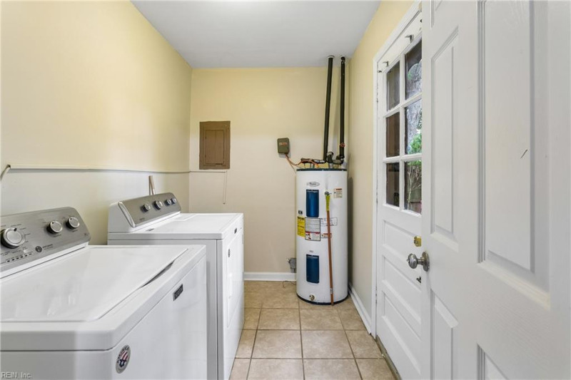 Photo 13 of 35 residential for sale in Newport News virginia
