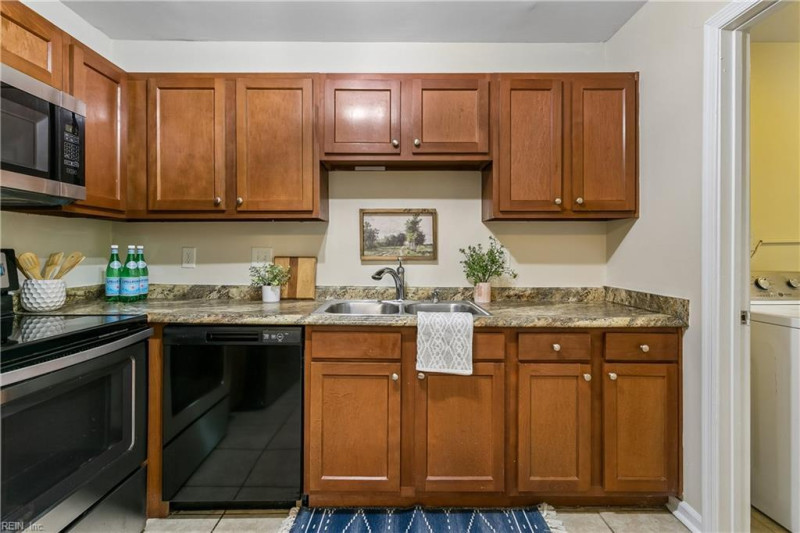 Photo 14 of 35 residential for sale in Newport News virginia