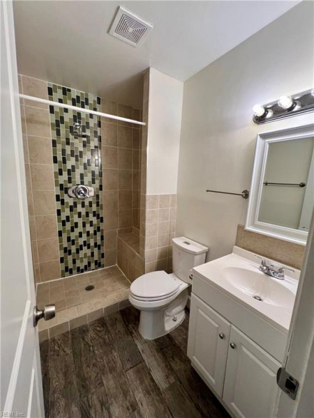 Photo 17 of 33 residential for sale in Virginia Beach virginia