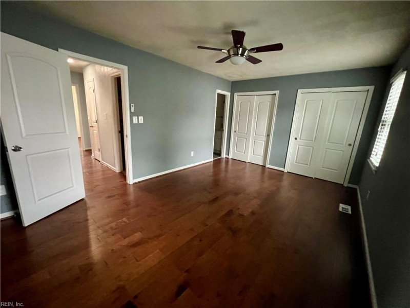 Photo 18 of 33 residential for sale in Virginia Beach virginia