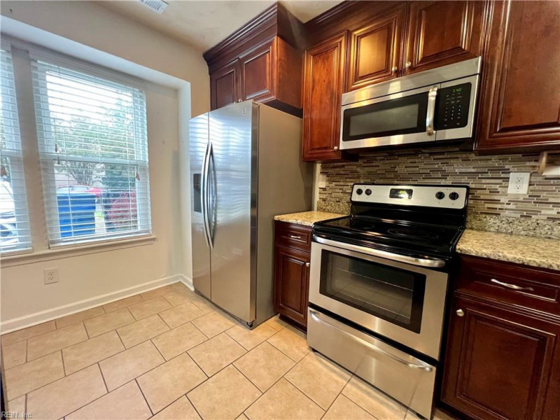 Photo 4 of 33 residential for sale in Virginia Beach virginia