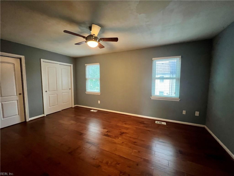 Photo 7 of 33 residential for sale in Virginia Beach virginia