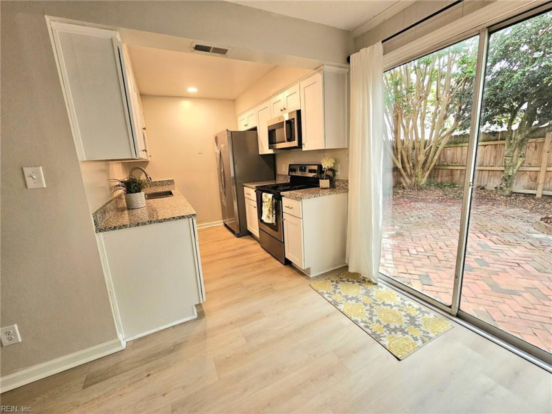Photo 10 of 32 residential for sale in Virginia Beach virginia