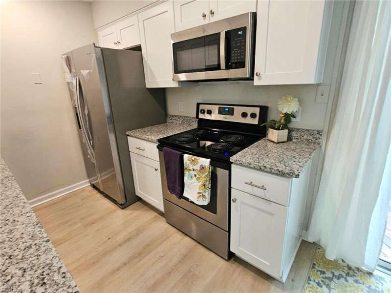 Photo 12 of 32 residential for sale in Virginia Beach virginia