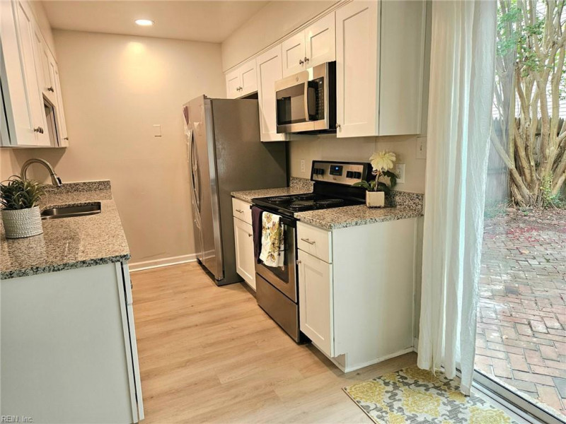Photo 6 of 32 residential for sale in Virginia Beach virginia