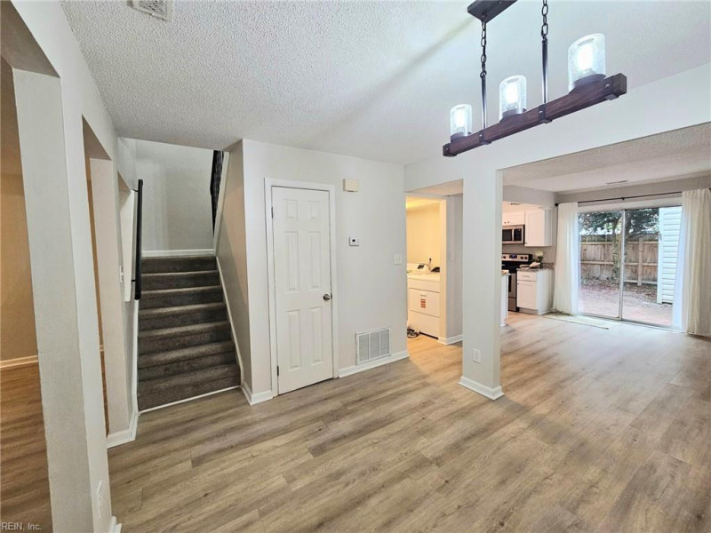 Photo 7 of 32 residential for sale in Virginia Beach virginia