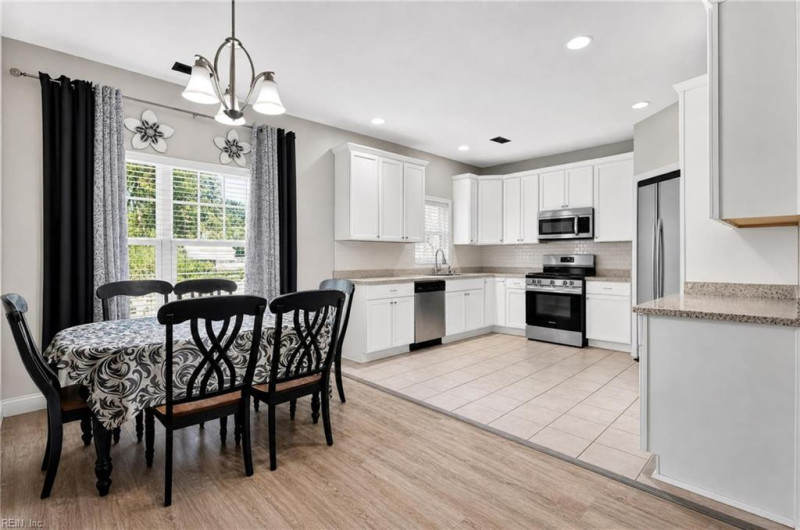 Photo 10 of 39 residential for sale in Chesapeake virginia