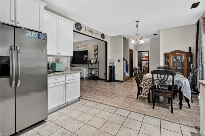 Photo 14 of 39 residential for sale in Chesapeake virginia