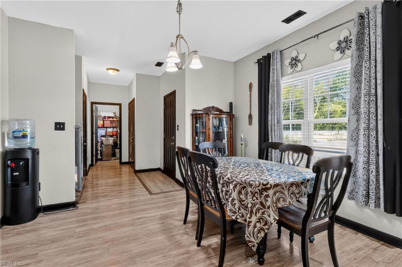Photo 15 of 39 residential for sale in Chesapeake virginia