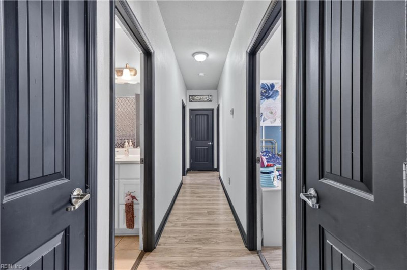Photo 18 of 39 residential for sale in Chesapeake virginia