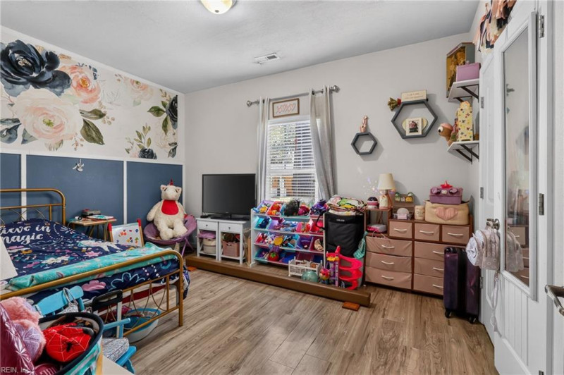 Photo 19 of 39 residential for sale in Chesapeake virginia
