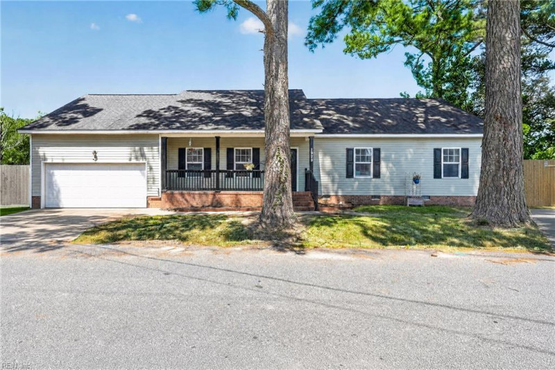 Photo 2 of 39 residential for sale in Chesapeake virginia