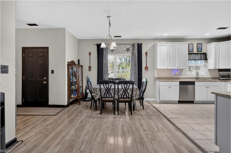 Photo 9 of 39 residential for sale in Chesapeake virginia