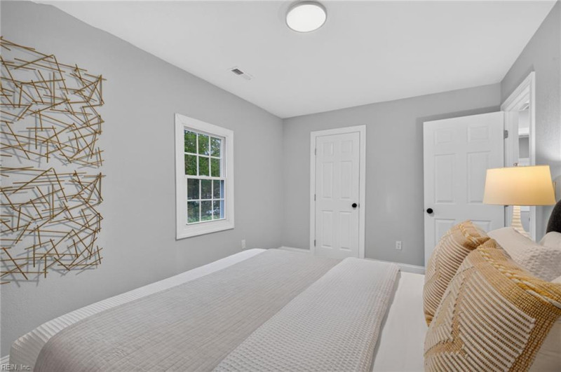 Photo 13 of 24 residential for sale in Portsmouth virginia