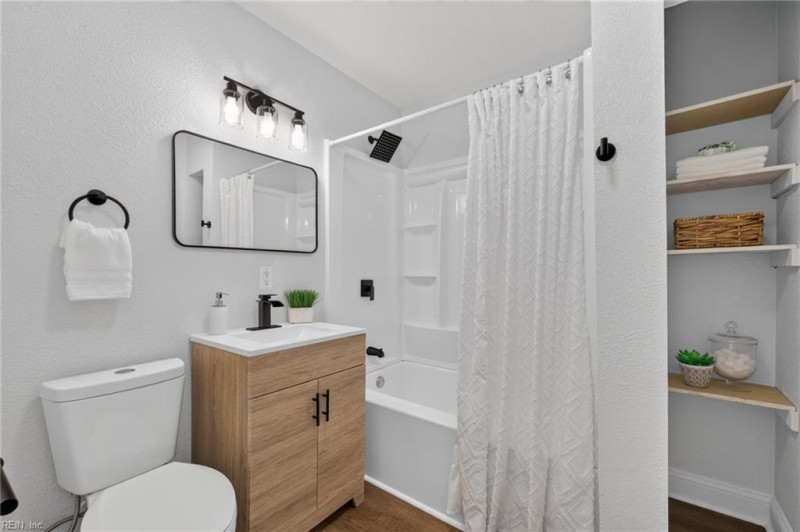 Photo 14 of 24 residential for sale in Portsmouth virginia